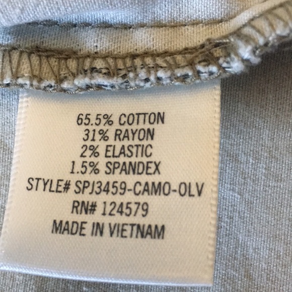 NWOT, Camo Jean Jacket - Picture 6 of 7